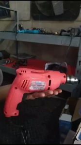 ALAT MESIN BOR TANGAN PEMBOLONG PELUBANG BESI KAYU STEEL WOOD LISTRIK ELECTRIC ELEKTRIK HAND DRILL 10MM 10 MM BOLAKBALIK BOLAK BALIK 2 DUA ARAH VARIABLE SPEED KODENKI MURAH KUAT LOW WATT RENDAH PENGATUR KECEPATAN HEAVY DUTY