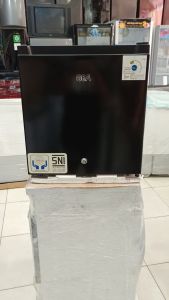 Kulkas Hotel Mini Portable GEA RS 06 DR 46 Liter: Pilihan Ideal untuk Perjalanan & Kantor
