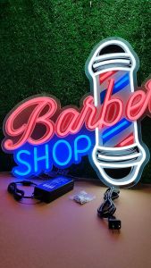 ป้ายไฟนีออนแบบหัวไม้สำหรับ Barber Shop ตกแต่งหน้าร้านสไตล์วินเทจ