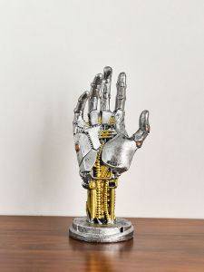 แขนกลไซเบอร์พังค์ตกแต่งอัชชูร่าเกมคอนโทรลเลอร์ขาตั้งแหวนสร้อยข้อมือเดสก์ท็อปแขวนชั้นวางการถ่ายภาพอุปกรณ์ประกอบฉากเรซิ่นสไตล์นอร์ดิก