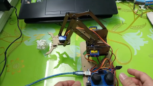 Cánh tay robot 4 servo (DIY) ( Tự lắp)