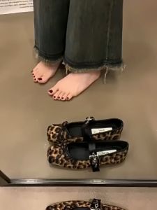 Atikota Women Fashion Flat Shoe: A Guide to Comfortable & Stylish Ladies' Retro Buckle Single Shoes