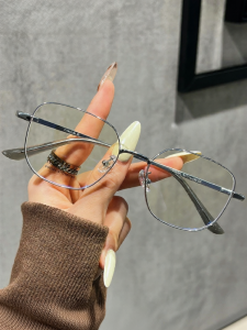 CHUTONG | Ultra-light Titanium Thin Frame Anti-blue Light Prescription Glasses