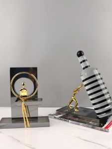 Nordic Creative Geometry Crystal Little Gold Man Sculpture Desktop Decoration Living Room Entrance Hotel Study Home Decor