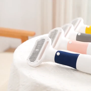 【Ready Stock】3-in-1 Blow Dryer Comb 3 Airflow Settings Smart Temperature Control Replaceable Comb Head One-Touch