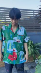 เสื้อเชิ้ต เสื้อฮาวาย ผ้าไหมอิตาลี วินเทจ ลายตุ๊กตาหิมะ ลายคริสต์มาส D82