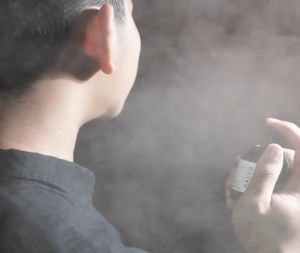 ELVICTO HALUÚ PARFUM 35ML – Extariat De Perfume Minyak Wangi Tahan Lama 12 Jam Untuk Pria