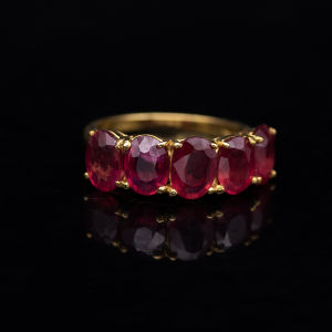 แหวนทับทิม สีชมพูแดง จากประเทศโมซัมบิก ตัวเรือนเงินแท้ 92.5% ชุบทองคำ ไซส์นิ้ว 54 หรือ 7