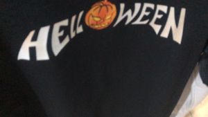 Kaos Future World Helloween Band Logo Tshirt Bahan 100% Cotton