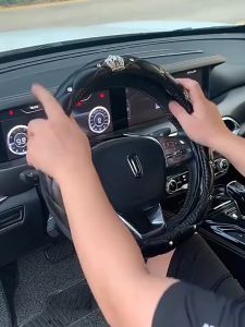 Sarung Setir Mobil Kulit Desain Berlian Angsa Romantis Anti Slip Universal