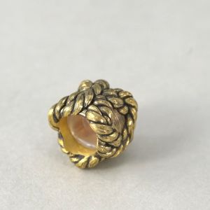 Chow Sang Sang 周生生 XL Charme Noir 999 Gold Hercules Knot Charm 92302C for Men and Women (Bracelet Not Included)