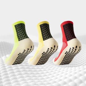 Kiwantmell Football Socks Breathable Mid-Calf Training Fitness Sports Gym Socks Grid Pattern Non-Slip Shock Absorption