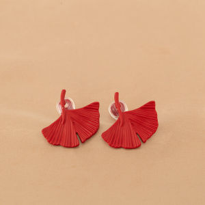 Autumn Winter Red Ginkgo Leaf Earrings: Luxury Vintage Sensation No Piercing Mosquito Coil Tray Ear Clip