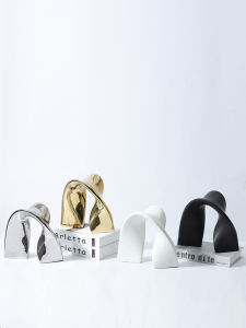 ผ้าพันคอผ้าไหมสีบริสุทธิ์แบบเรียบง่ายหรูหราสไตล์นอร์ดิก ของตกแต่งสำหรับห้องนั่งเล่น บ้านพักชั่วคราว โรงแรม อุปกรณ์ตกแต่งสำหรับบ้าน