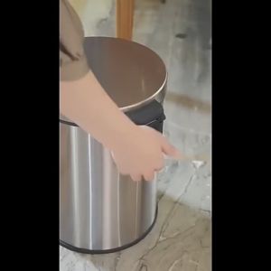 Thickened stainless steel trash can foot creative European fashion home bathroom Kitchen living room office