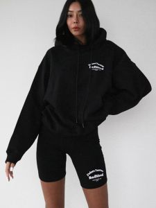 กางเกงขาสั้นโยคะแบบบางระบายอากาศได้ดีสำหรับผู้หญิง กางเกงขาสั้นออกกำลังกายแบบเข้ารูป กางเกงขาสั้นวิ่งสำหรับผู้หญิง ดีไซน์เรียบง่าย สวมใส่สบาย