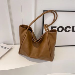 Large Capacity Soft Leather Tote Bag Womens Handbag Underarm Single Shoulder Bag for Commuting And Classes Trendy Design