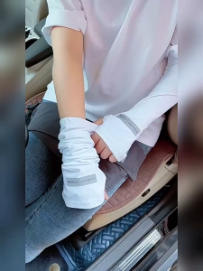 1Pair Men Women Breathable Lce Sleeves/Ice Arm Sleeve Cover Protection Hand Cover Anti-Ultraviolet Arm Protection Ice Silk