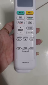 Điều khiển máy lạnh remote điều hòa daikin dài tặng pin sử dụng