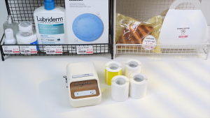 NIIMBOT B21Pro เครื่องพิมพ์ฉลากความร้อนสีแดงสีดำแบบพกพา เครื่องผลิตฉลากไม่มีหมึกบลูทู ธ ซุปเปอร์มาร์เก็ตบ้านเครื่องฉลากสมาร์ทสำหรับโทรศัพท์ Android / IOS