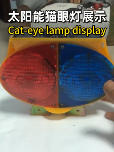 Solar Blinker Warning Light LED Road Safety Traffic Warning Light Wiht Hook