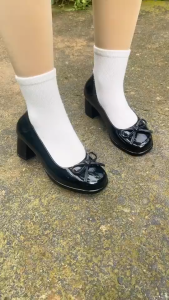 New Womens fashionable glossy black shoes 5CM round-toe black shoes with rubber non-slip black shoes suitable for school and work stylish black shoes for wearing outside slip on 0110523