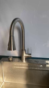 vòi inox 304 rút dây dùng cho nhà bếp gia đình nóng lạnh 2 đường nước