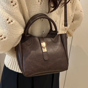 Fashionable Black Bucket Bag Womens Large Capacity Handbag Commuter Bag Single Shoulder Crossbody Bag for Autumn Winter