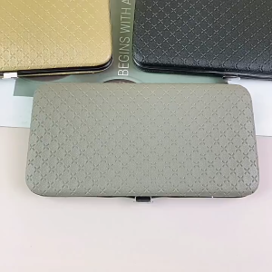 Đồ Cắt Móng 19 Món Bằng Inox Kèm Hộp Đựng Chắc Chắn Bộ Bấm Móng Tay Chân Màu Sắc Ngẫu Nhiên Nhỏ Gọn Dễ Sử Dụng Tại Nhà