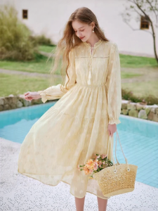 XIANGYING | Đầm Voan Eo Thon Thêu Nặng Hoa Văn Vàng Pháp Sang Trọng