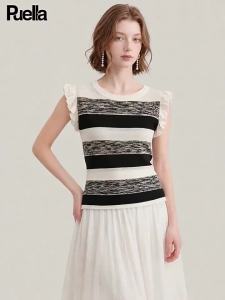 puella | Áo Thun Tay Ngắn V-Neck Viền Sóng Sọc