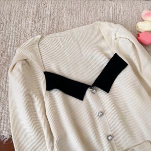 เสื้อสเวตเตอร์ถักแขนพองทรงเข้ารูปสไตล์ฝรั่งเศสสำหรับผู้หญิงในฤดูใบไม้ร่วง คอกลม แขนยาว เสื้อชั้นในสีบล็อก