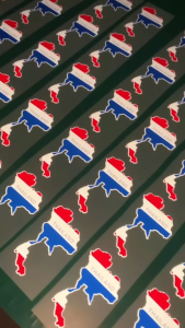 สติกเกอร์ PVC 3M สติกเกอร์ธงชาติไทย สะท้อนแสง แผนที่ ไทยนี้รับสงบแต่ถึงรบไม่ขลาด ติดมอไซ ติดมือถือ สติ๊กเกอร์ติดรถ กันน้ำ ลอกออกไม่ทิ้งคราบกาว