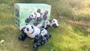 รถบังคับ รถบังคับเด็ก รถของเล่นหุ่นยนต์แพนด้า รถของเล่น รถสตั๊นท์แปดล้อ ของเล่นเด็ก