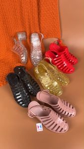 IFTMARK รองเท้าผู้หญิง รองเท้าแตะผู้หญิง รองเท้าแตะรัดส้น รองเท้าแฟชั่นเสริมส้นสูง รองเท้าเจลลี่หญิง ส้นตึก ใส่สบายยางนิ่มไม่กัดเท้าขนาด ส้น 6CM ไซส์37-39 (รัดส้นลิซ่า)