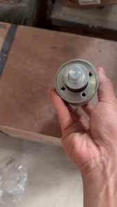 Chuột đề howo A7 lắp cho xe ô tô đầu kéo 24v 6D16 rơ le đề cóc đề 4 tai 38x38