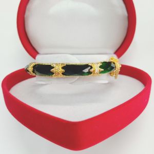 กำไลข้อมือแฟชั่นผู้หญิงกำไลนิลเมืองกาญจน์และพลอยสีทรงโบราณมีลวดลายที่ขอบสวยงาม เส้นผ่าศูนย์กลาง 5.5 ซม.ชุบทอง ราคาพิเศษ