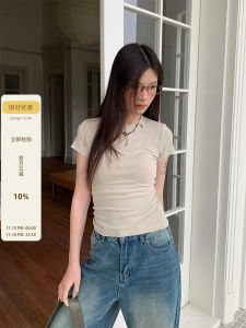 เสื้อยืดแขนสั้นทรงสลิมฟิตสำหรับผู้หญิง ฤดูร้อน 2025 ใหม่ เสื้อแขนสั้นทรงสลิมฟิตสไตล์เกาหลี ทรงเข้ารูป ทรงหลวม สวมใส่สบาย