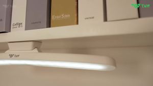 HL4 Lampu LED  3 Color With Remote Control Magnet Remote Dinding Rechargable USB Emergency Lighting For Bedroom Desk Lamp