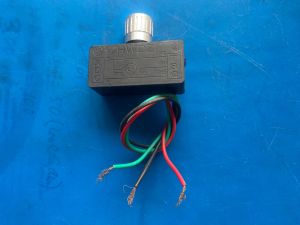 Công tắc điều chỉnh tốc độ 12v bình phun trừ sâu