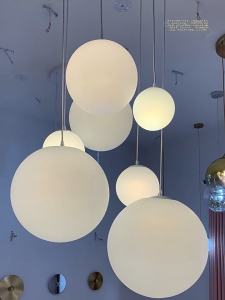 Nordic Acrylic Ball Pendant Light Kitchen Bar Counter Chandelier Ceiling Lights Modern Dining Light Creative Cafe Decorative Hanging Light Minimalist Bedroom Bedside Droplights
