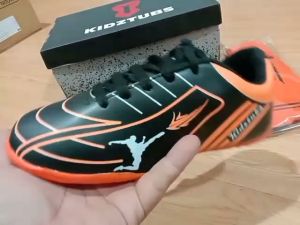 Sepatu Futsal Anak Laki Laki Perempuan Pria Cowok Cewek Tanggung Kecil PAUD TK SD SMP SMA Umur Usia 1 2 3 4 5 6 7 8 9 0 Tahun SEPATU FUTSAL ANAK GRATIS KAOS KAKI-UMMI BUSANA 1023211131