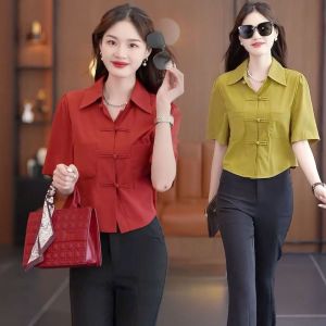 เสื้อเชิ้ตผู้หญิงฤดูร้อนทรงหลวมสีพื้นแขนยาวปิดด้วยกระดุมสไตล์หวานๆ เสื้อเชิ้ตคอโปโลทรงหลวมพอดีตัว