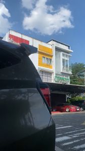 STIKER DECAL MOBIL PAJERO INNOVA SIGRA VIOS DESAIN THAILOOK KARAKTER / FREE CUSTOM NAMA - RVG116