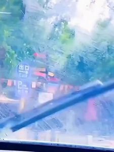 One bottle can be used for two years 260ml cleaner Automobile oil film cleaner Front windshield cleaner Car windshield oil film remover Oil film removing foam cleaner Pembersih Filem Minyak Kaca Strong decontamination Oil film nemesis 玻璃油膜清洁剂