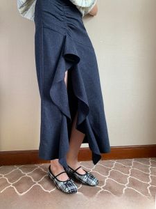 กระโปรงทรงหางปลาสีน้ำเงินย้อนยุคสไตล์เดนิม กระโปรงทรงเอยาวปานกลางสำหรับผู้หญิงในช่วงฤดูร้อน กระโปรงทรงเอแบบมีซิปและซับใน