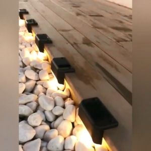 Mua 1 cái  giao 1 cái . Đèn Led Năng Lượng Mặt Trời Chống Thấm Nước Gắn Hàng Rào / Cầu Thang / Hành Lang / Sân Vườn