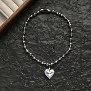 สร้อยคอจี้รูปหัวใจคริสตัลสีสันสดใสแบบโซ่กระดูกไหปลาร้าสำหรับผู้หญิง เครื่องประดับแฟชั่นแบบเรียบง่าย โซ่โลหะผสม