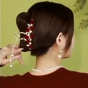Rhinestone Rose Flower Hair Clip Elegant Flower Hair Claws Women Back Head Shark Grab Ornament Clips Gifts