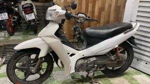 bộ vỏ nhựa xe máy Sirius hàng Việt Nam loại 1 màu Trắng